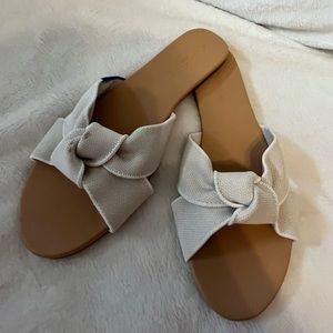 Size 8 Cream Rothy’s Knot Sandals